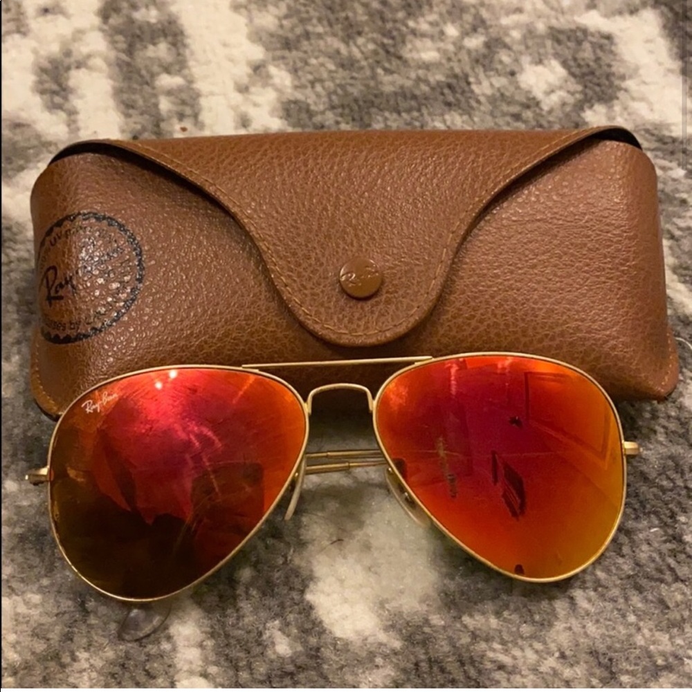 Red rayban aviators
